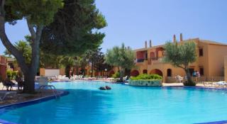 Book Club Andria Aparthotel online