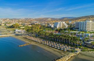 View rates for GrandResort Hotel