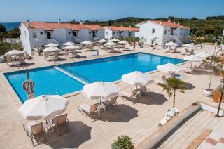 Book Los Naranjos Apartments online