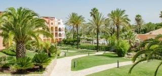 Photograph of Jardim Da Meia Praia Hotel