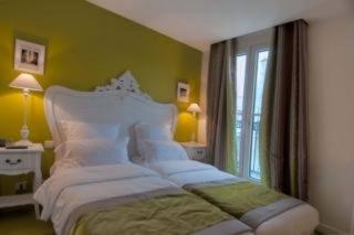 Photograph of Cluny Square Hotel