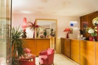 Photograph of Elysees 8 Hotel