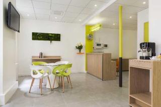 Photograph of Bel Oranger Gare de Lyon Hotel