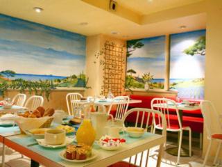 Photograph of Fertel Maillot Hotel