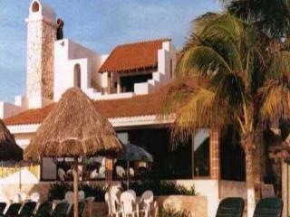 Photograph of Pelicano Inn Hotel
