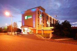 Photograph of Holiday Inn Express Boston Hotel
