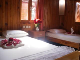 Photograph of Toll Hotel