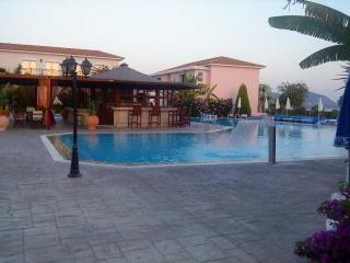 Book Akamanthea Holiday Village online