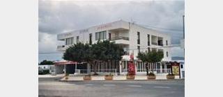 Photograph of Es Daus Apartments