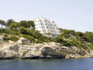 Book Globales Cala Vinas Apartments online