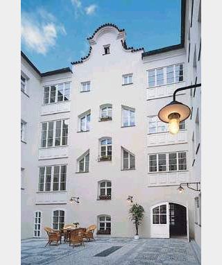 Photograph of Blue Key Hotel
