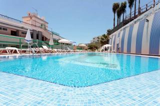 Book Las Gondolas Apartments online