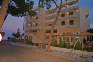 Book Triton Hotel online
