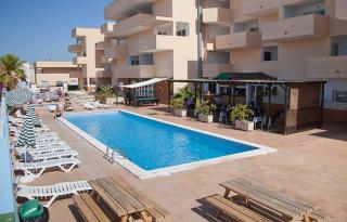 Book Blue Star Apartments online