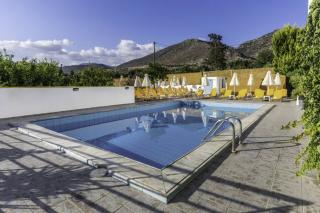 Book Sergios Hotel online