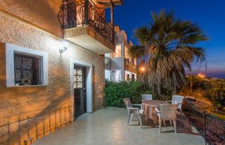 Photograph of Yiannis Studios and Apartments