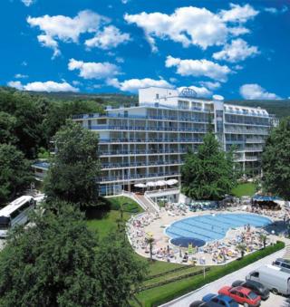 Book Perla Hotel online
