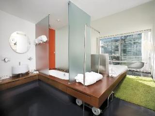 Photograph of Radisson Blu Es Hotel