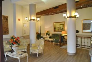 Photograph of King - Mokinba Hotels