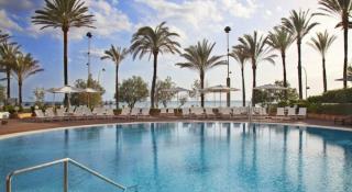 Photograph of HM Tropical Hotel