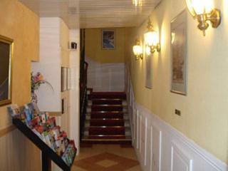 Photograph of De Kent Hotel