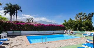 Book La Carabela Apartments online