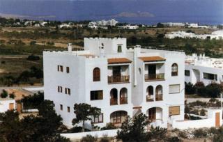 Photograph of La Pampa Apartments