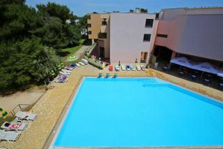 Book Donat Hotel online