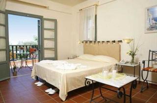 Book Mareblue Village online