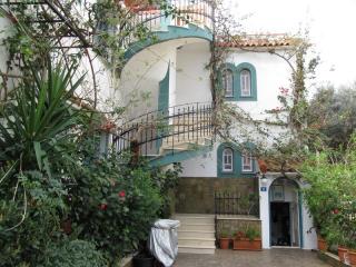 Photograph of Villa Contessa Apartments