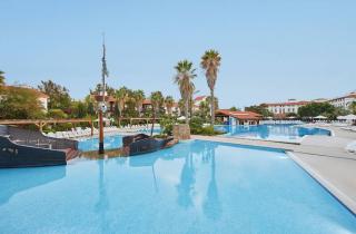 Book PortAventura El Paso Hotel & Theme Park online