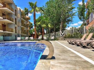 Photograph of Pins Marina Apartments