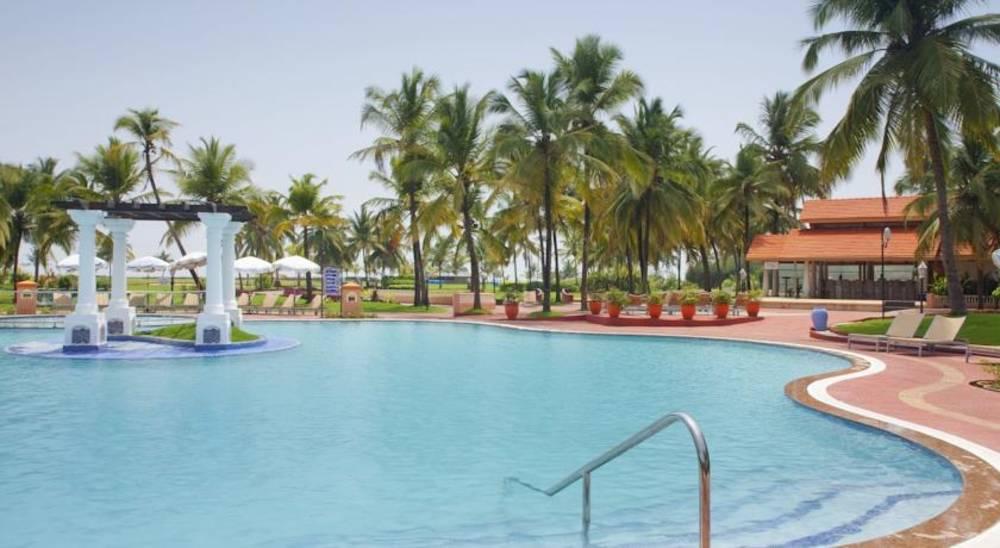 Holiday Inn Resort Goa Hotel, Cavelossim Beach, India. Book Holiday Inn