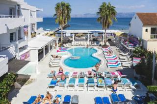 Book Quayside Village Apartments online