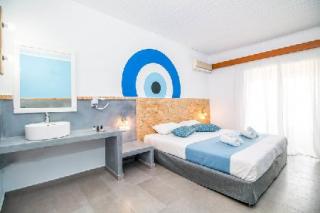 Photograph of Tinas Plus Hotel