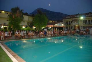 Book Carmina Hotel online