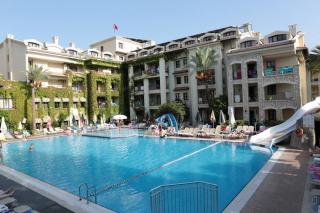 Photograph of Club Alize