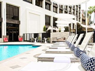 Photograph of Beverly Hills Marriott Hotel
