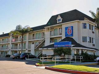 Photograph of Motel 6 Buena Park Knotts Berry Farm Hotel