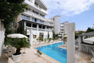 Book Connys Boutique Hotel online