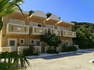 Photograph of Denise Apartments