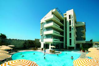 Photograph of Lavitas Hotel
