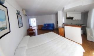 Photograph of El Divino Apartments