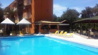 Book Pantheon Hall Hotel online