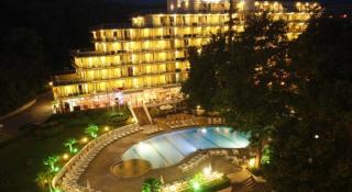 Book Perla Hotel online
