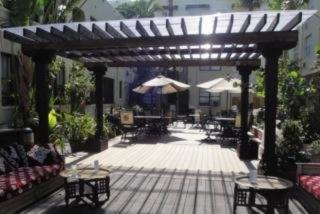 Photograph of Beach Plaza Hotel