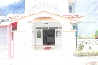Book Holiday Beach Resort online