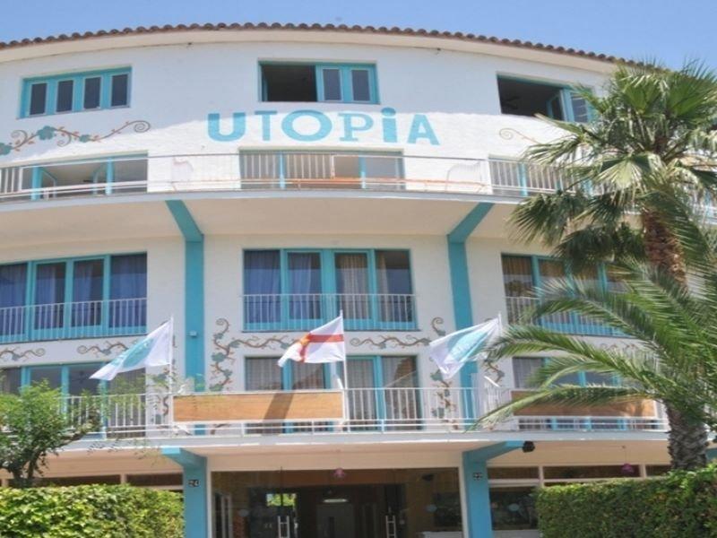Holidays at Utopia Beach House in Sitges, Costa Dorada