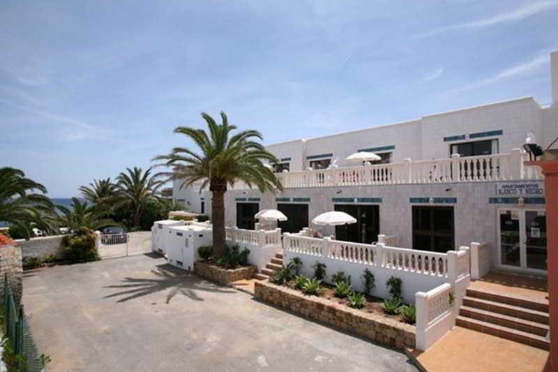 Holidays at Blanco Y Negro Apartments in Es Cana, Ibiza
