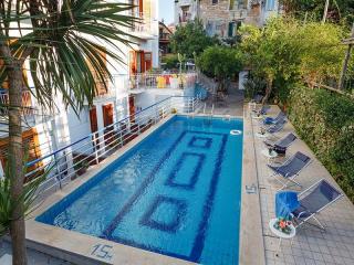 Book Club Hotel Sorrento online